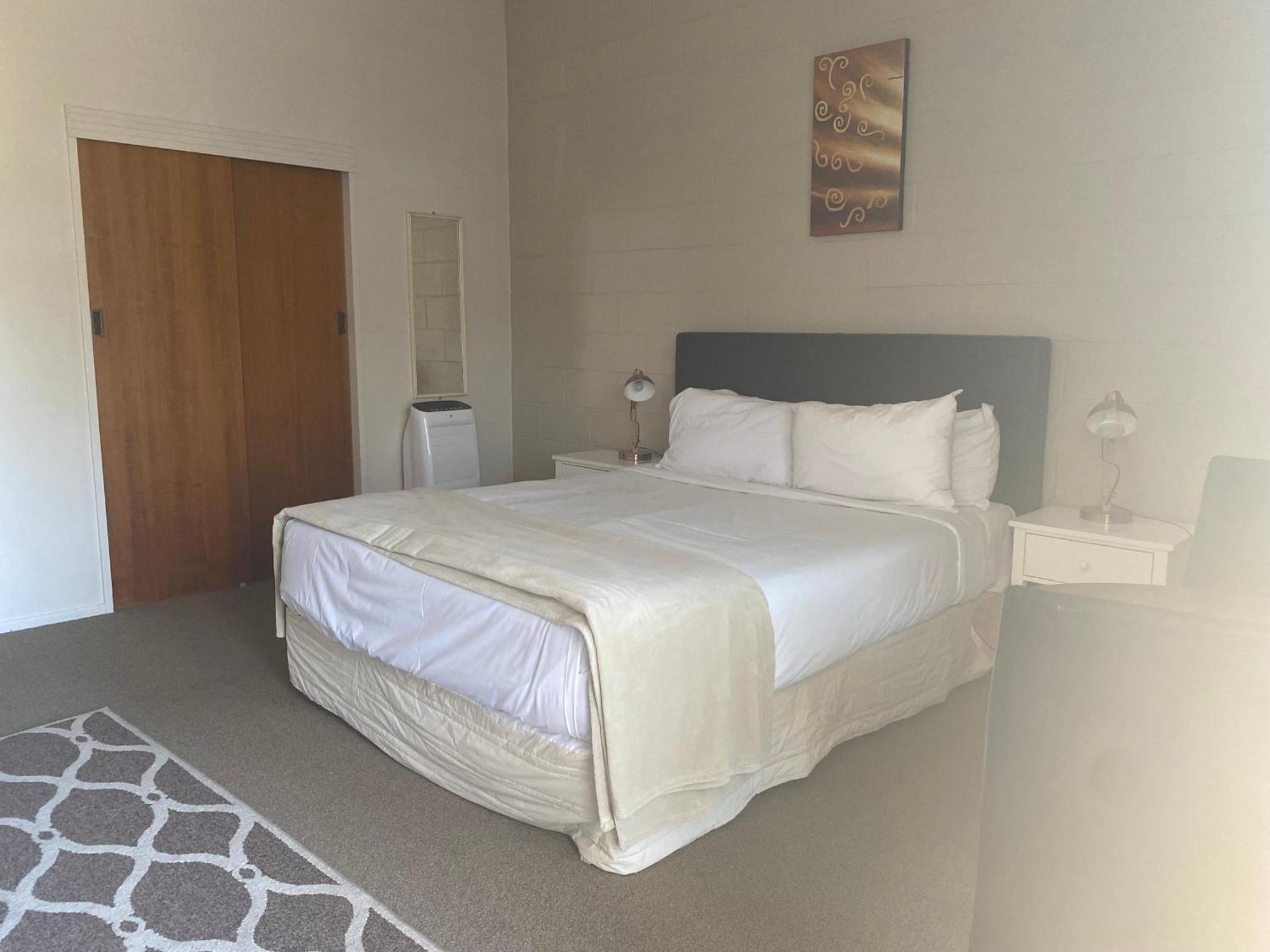 Acorn Estate Motel Мастертон Екстер'єр фото